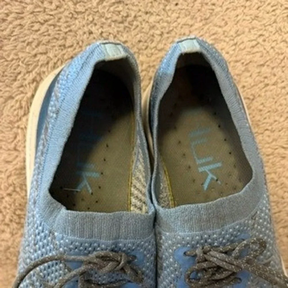 Huk Makara Fishing Shoes Blue Knit Low Top Boat Sneaker Mens Size 9 EUC